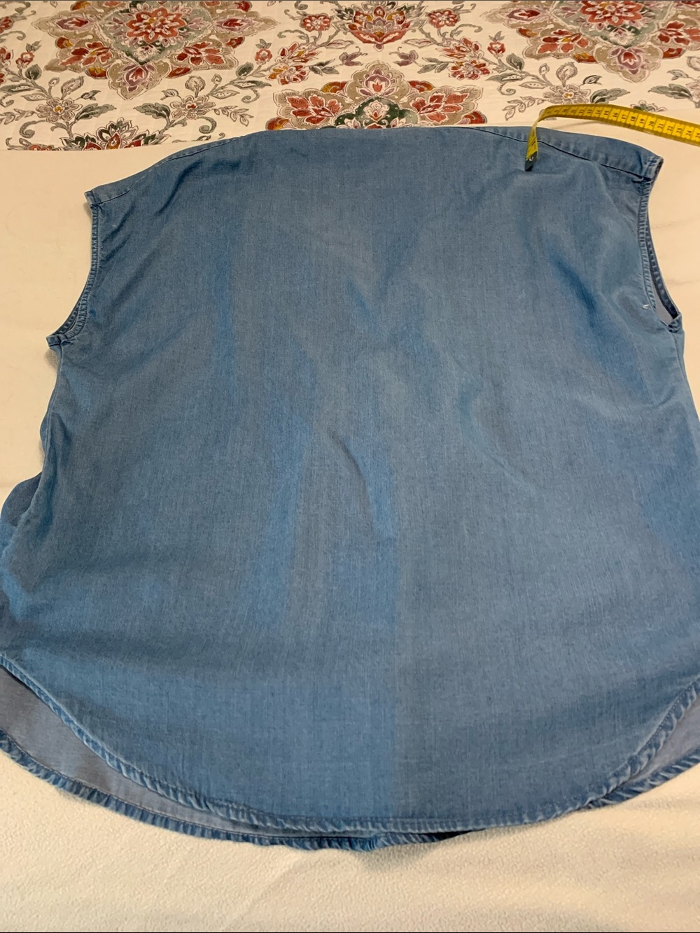 Liz Claiborne Blue Chambray Split-Neck Tunic Blouse - Picture 7 of 7